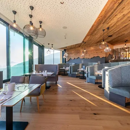 Hotel Schuetterhof 4*