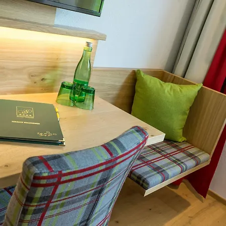 Otel Schuetterhof 4*
